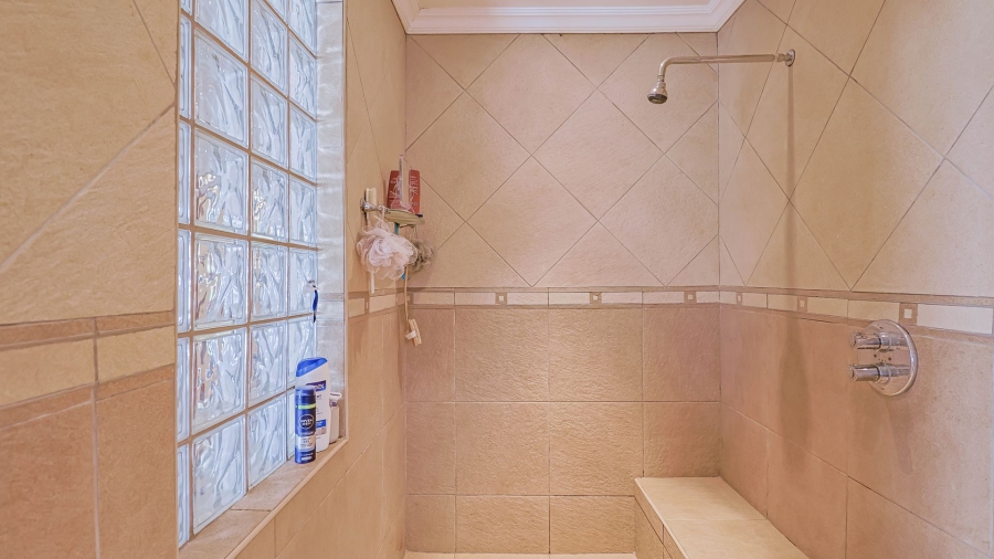 5 Bedroom Property for Sale in Birdwood Estate North West